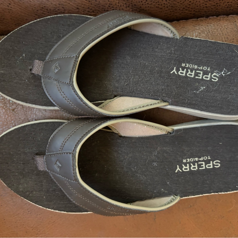 Sperry boys flip flops size 7